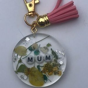 Handmade Resin MOM key chain with beads & dried pressed flowers